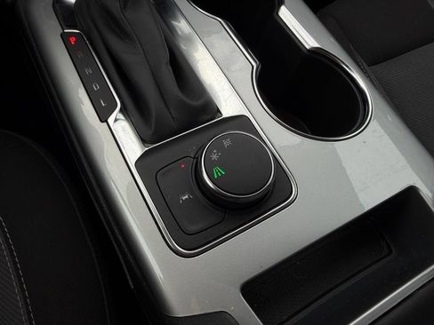 Used 2025 Chevrolet Blazer LT FWD image 21