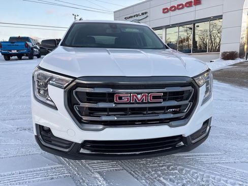 Certified 2024 GMC Terrain AT4 image 3