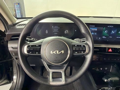 Used 2025 Kia K5 LXS FWD image 13