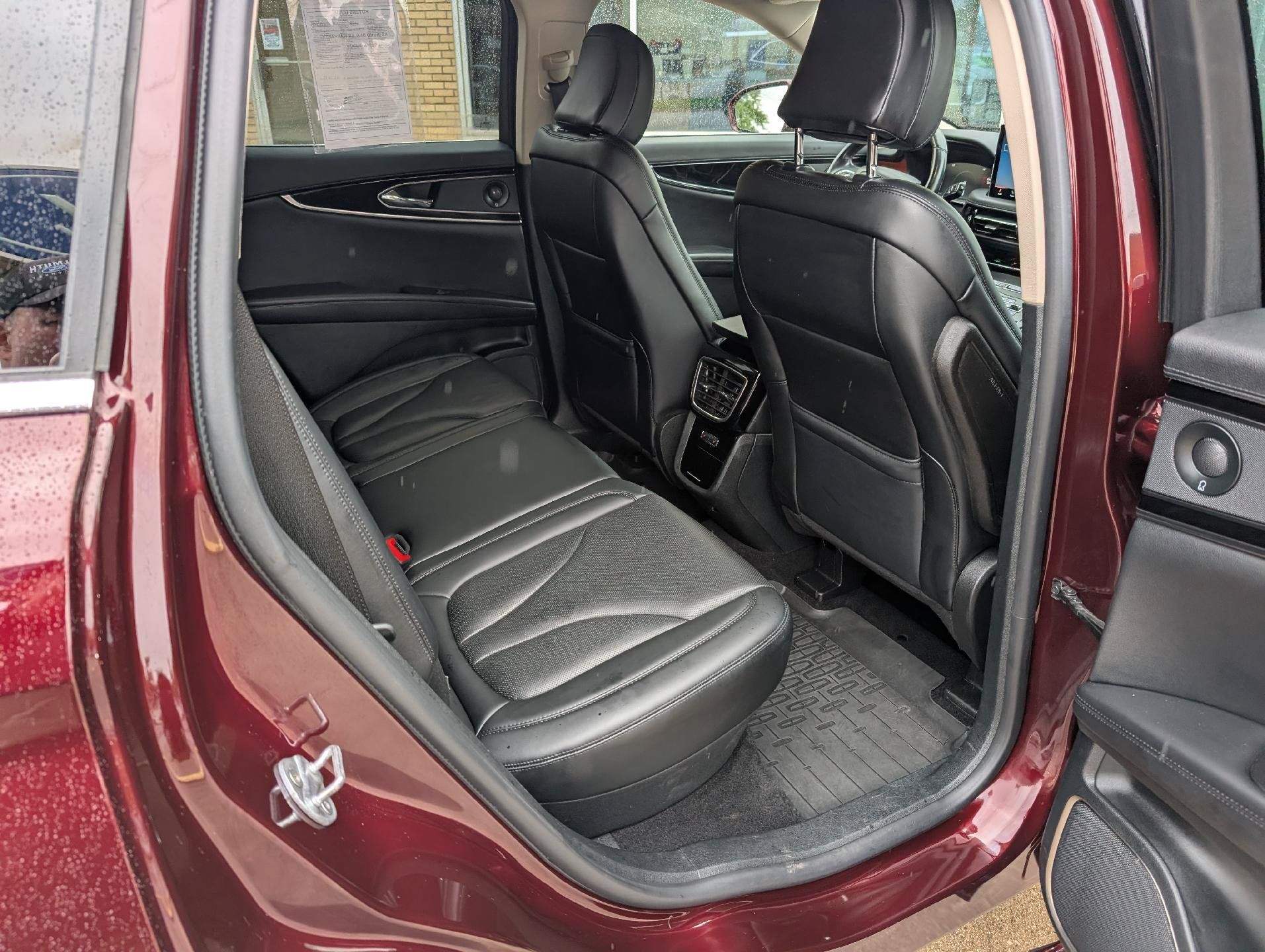 Used 2023 Lincoln Nautilus Reserve w/ Luxury Package AWD/4WD image 18