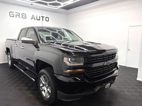 Used 2017 Chevrolet Silverado 1500 Custom w/ Custom Convenience Package AWD/4WD image 1