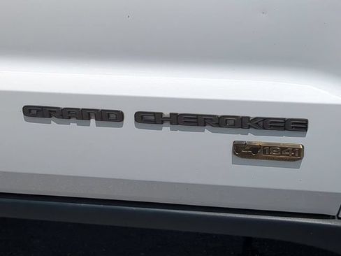 Used 2016 Jeep Grand Cherokee Laredo 75th Anniversary RWD image 13
