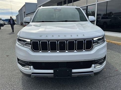 Used 2022 Jeep Wagoneer Series III w/ Convenience Group I image 4