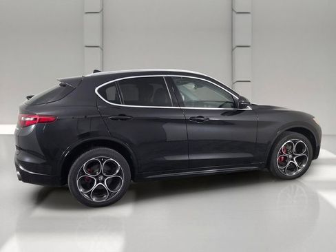 Used 2020 Alfa Romeo Stelvio Ti w/ Active Blind Spot Package AWD/4WD image 5