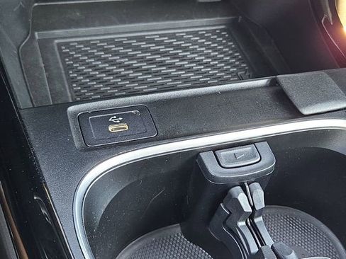 Used 2025 Mercedes-Benz CLA 250 4MATIC image 16