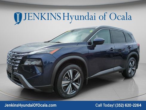 Used 2024 Nissan Rogue SL AWD/4WD image 7