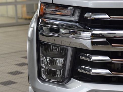 Used 2022 Chevrolet Silverado 3500 High Country w/ LPO, Hitch Package AWD/4WD image 12