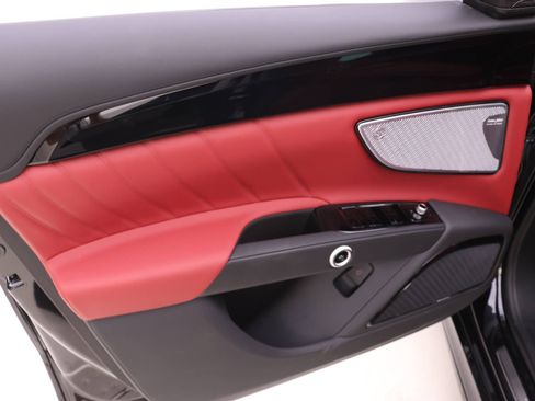 Used 2025 Maserati Grecale Folgore image 14