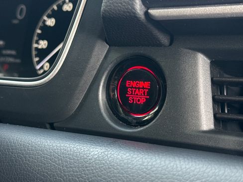 Certified 2023 Honda Pilot Touring image 16