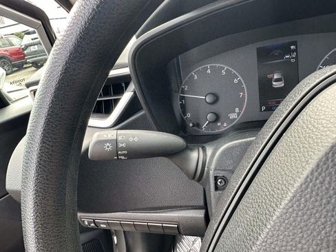 Used 2024 Toyota Corolla LE FWD image 29