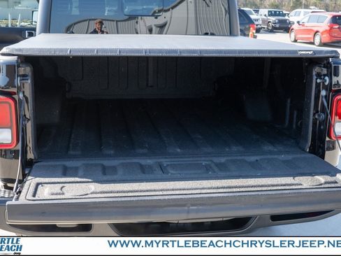 Certified 2023 Jeep Gladiator Sport image 30