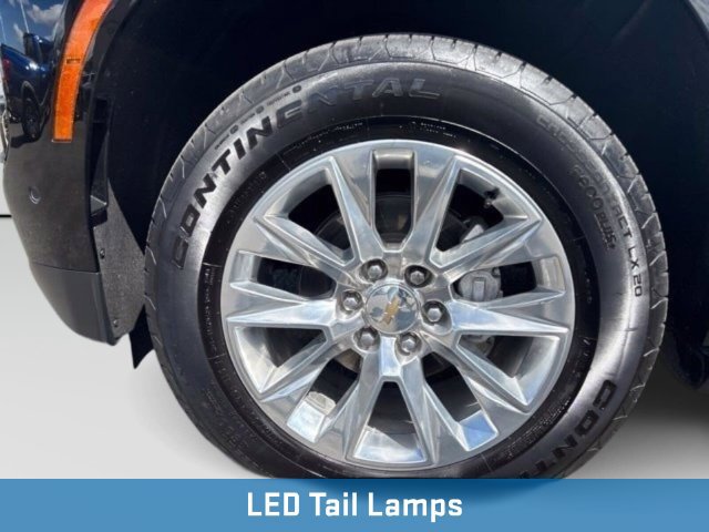 Used 2025 Chevrolet Suburban Premier AWD/4WD image 14