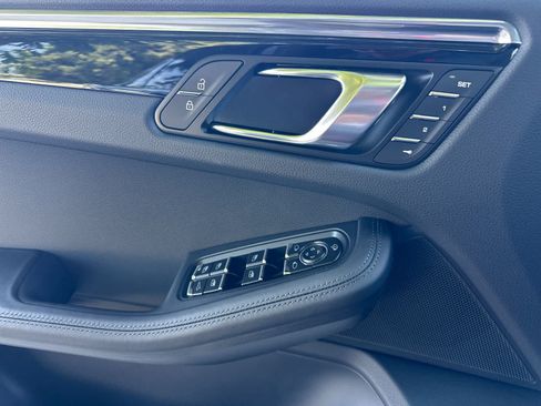 New 2026 Porsche Macan AWD/4WD image 12