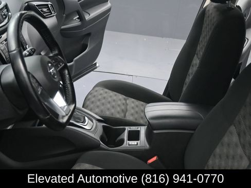 Used 2021 Nissan Rogue Sport SV AWD/4WD image 17