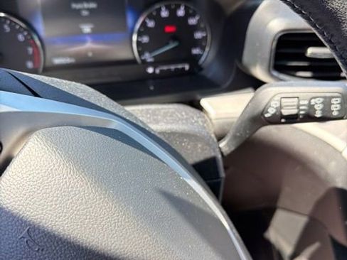 Used 2022 Ford Explorer XLT w/ Equipment Group 202A RWD image 12