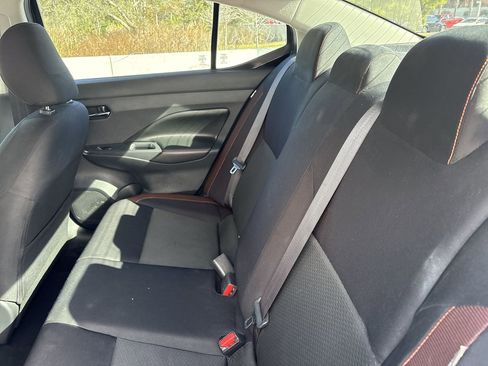 Used 2020 Nissan Versa SR image 18