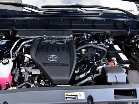 Certified 2023 Toyota Highlander XLE image 34