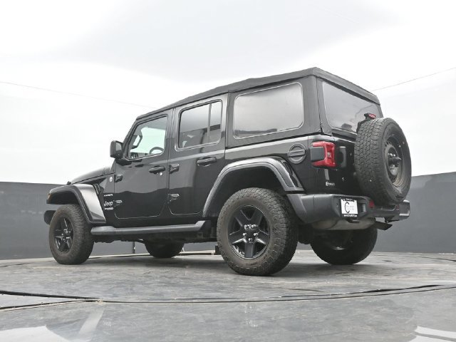 Used 2018 Jeep Wrangler Unlimited Sahara w/ Safety Group AWD/4WD image 54