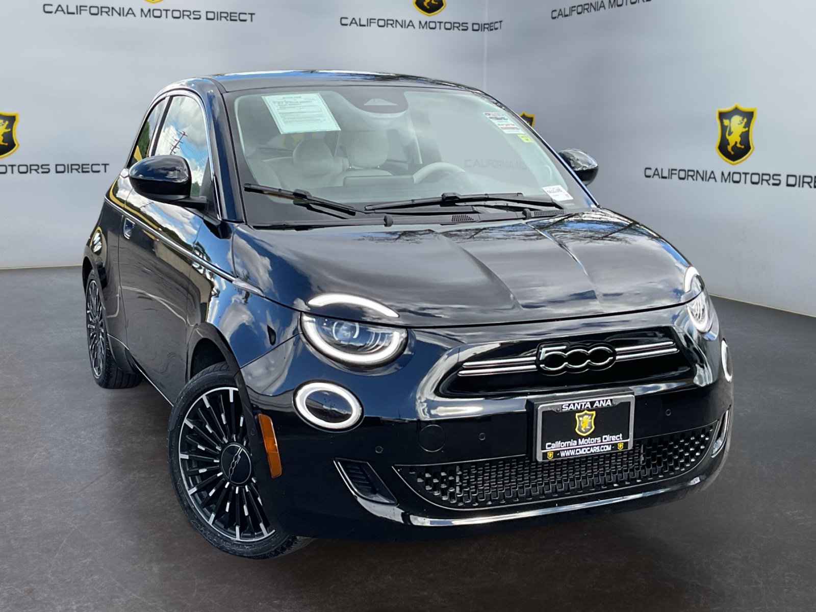 Used 2024 FIAT 500 e FWD image 3