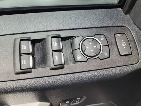 Used 2022 Ford F250 Lariat w/ Tremor Off-Road Package image 38