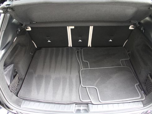 Used 2025 Mercedes-Benz GLA 250 4MATIC image 25