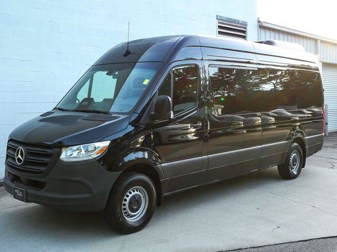 Used 2025 Mercedes-Benz Sprinter 2500 image 25