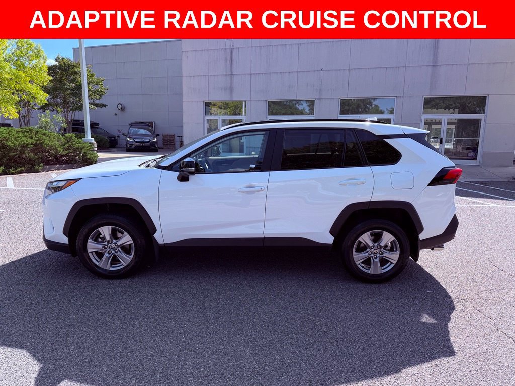 Used 2025 Toyota RAV4 XLE w/ Convenience Package FWD image 4