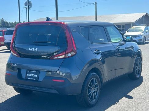 Used 2022 Kia Soul LX FWD image 7