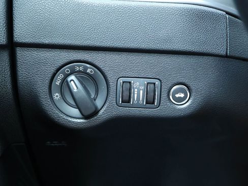 Used 2023 Dodge Charger SXT RWD image 27