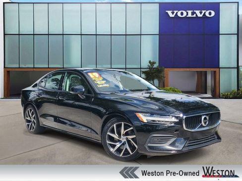 Used 2019 Volvo S60 T5 Momentum w/ Premium Package FWD image 1