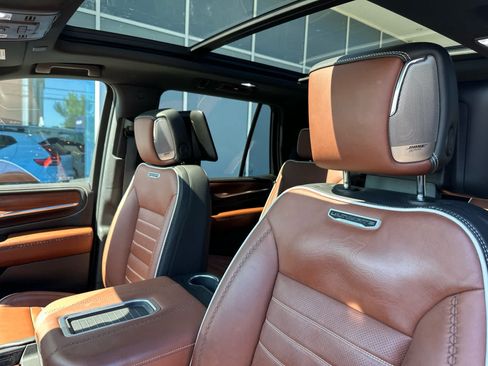 Used 2023 GMC Yukon Denali Ultimate AWD/4WD image 26