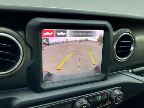 Used 2022 Jeep Gladiator Rubicon w/ Trailer Tow Package image 21