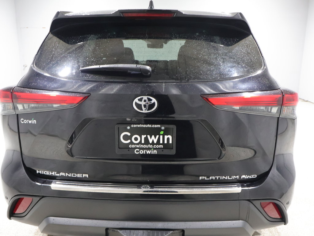 Used 2020 Toyota Highlander Platinum AWD/4WD image 3