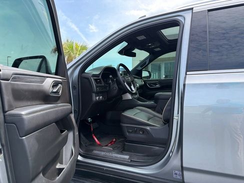 Used 2024 GMC Yukon SLT w/ SLT Premium Package RWD image 7