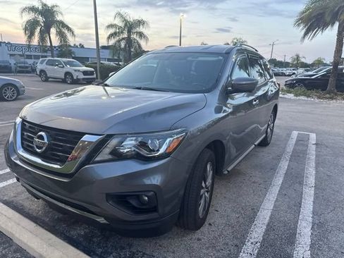 Used 2020 Nissan Pathfinder SL FWD image 7