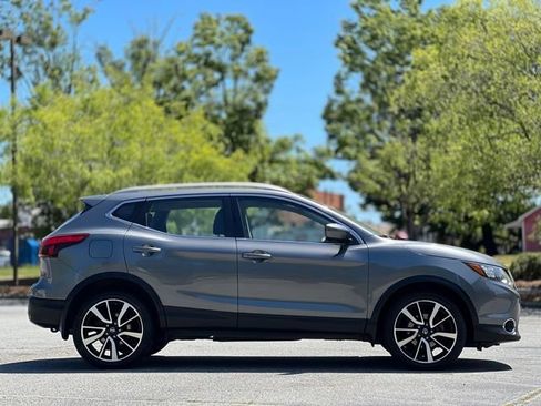 Used 2017 Nissan Rogue Sport SL AWD/4WD image 4