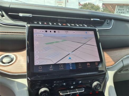 Used 2022 Jeep Grand Cherokee L Summit w/ Advanced Protech Group IV image 19