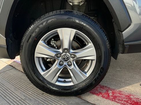 Used 2025 Toyota RAV4 XLE image 9