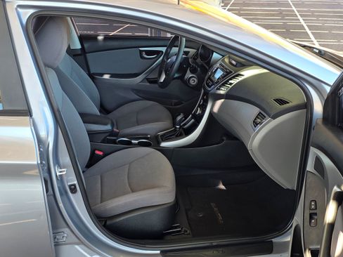 Used 2016 Hyundai Elantra SE w/ Option Group 02 FWD image 26