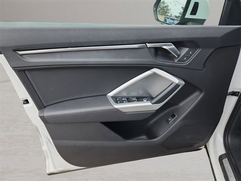 Used 2020 Audi Q3 2.0T Premium image 25