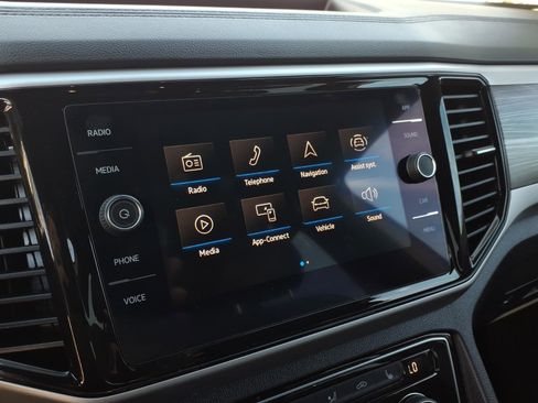 Certified 2022 Volkswagen Atlas Cross Sport SE w/ Black Wheel Package image 26