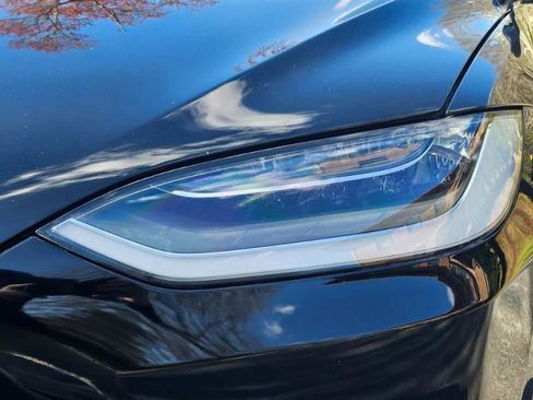 Used 2023 Tesla Model X Plaid image 27