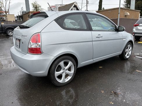 Used 2009 Hyundai Accent SE image 2