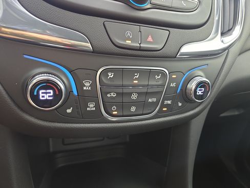 Certified 2024 Chevrolet Equinox LT FWD image 25