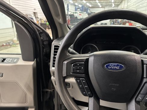 Used 2018 Ford F250 XLT w/ XLT Premium Package image 14