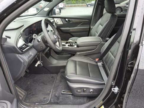 Used 2025 Buick Enclave Avenir w/ Super Cruise Package FWD image 4