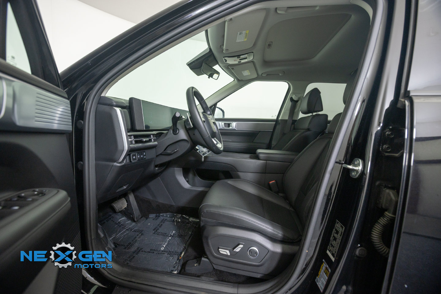 Used 2025 Hyundai Santa Fe XRT AWD/4WD image 13