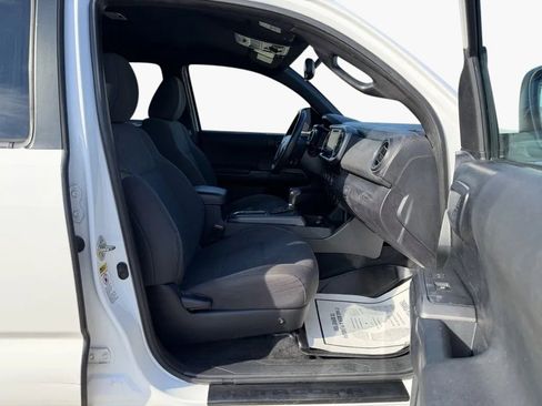 Used 2017 Toyota Tacoma TRD Off-Road w/ Tow Package image 26