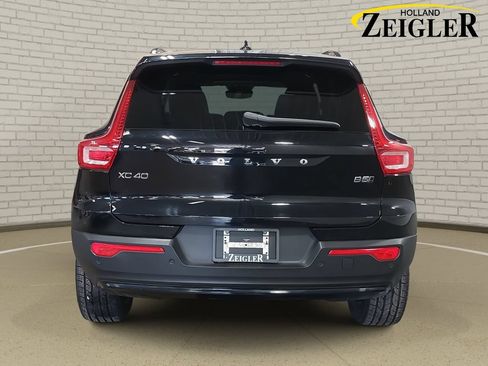Used 2024 Volvo XC40 B5 Plus w/ Climate Package AWD/4WD image 6