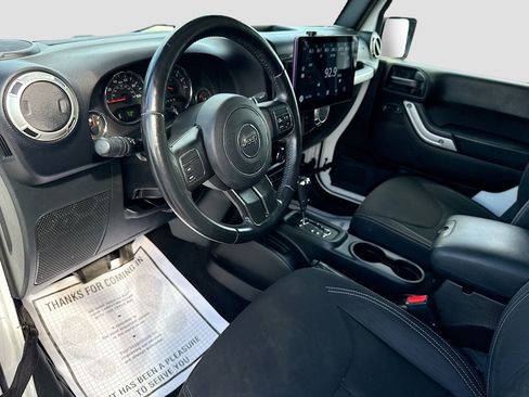 Used 2018 Jeep Wrangler Unlimited Sahara AWD/4WD image 23